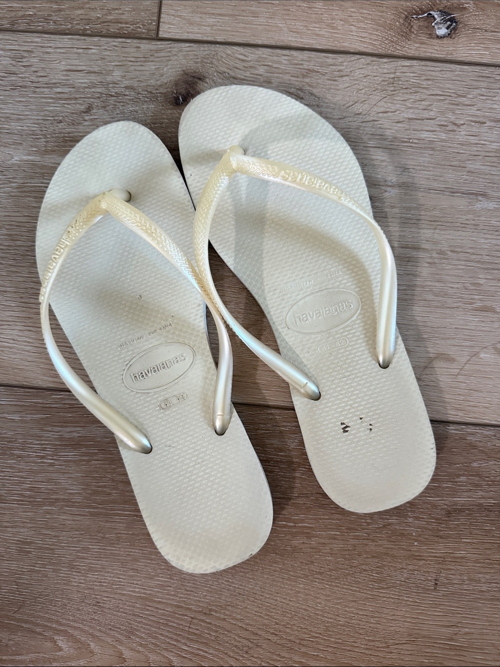 Havaianas Women’s Slim Flip Flops in Pearl Cream